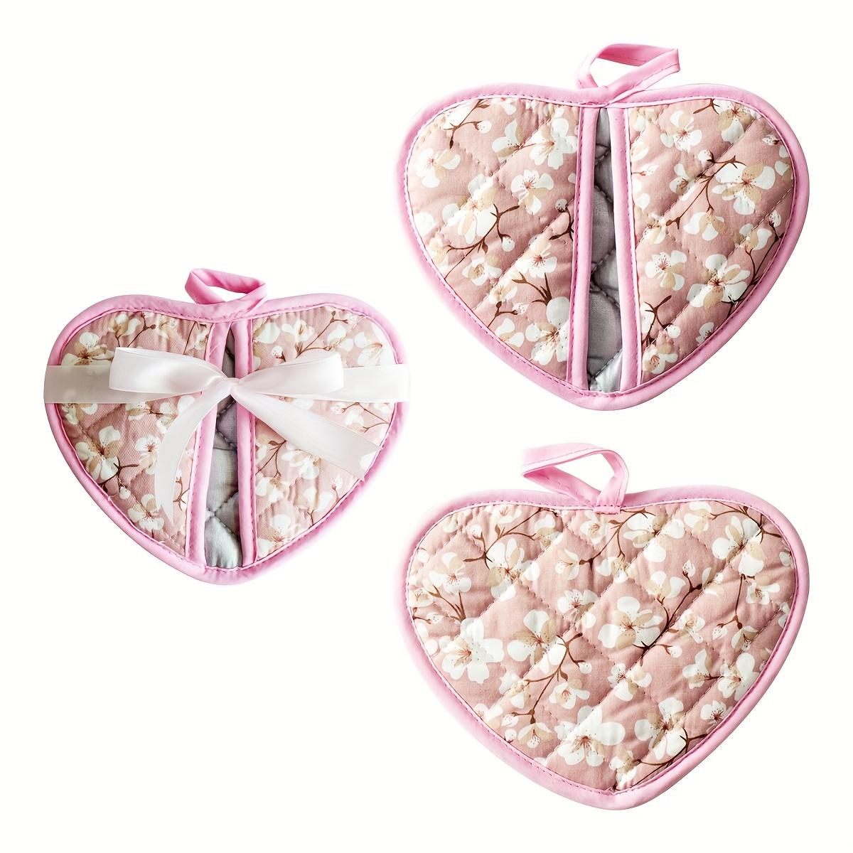 A Set of Two Heart-Shaped Heat-Resistant Pads Packaged with Ribbon Thick Fabric