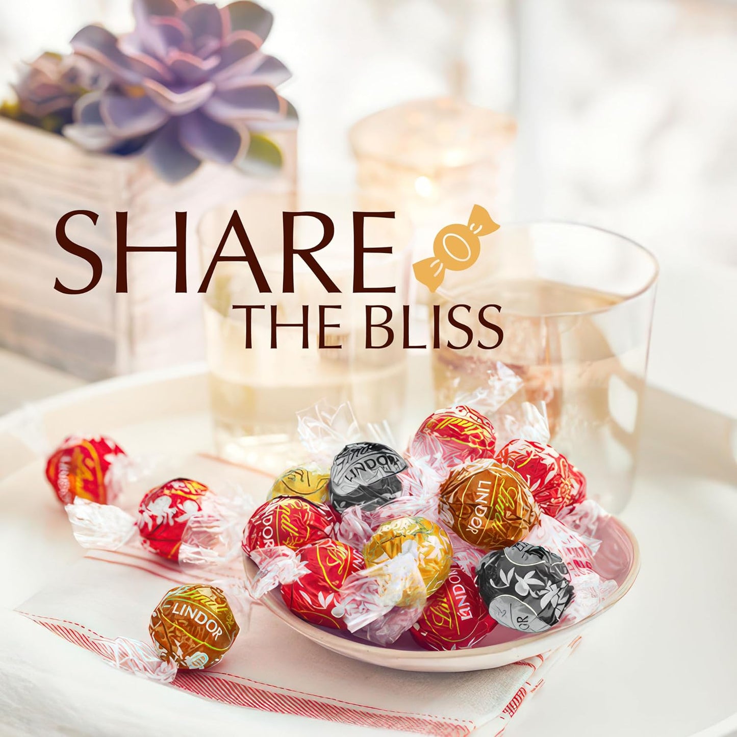 Lindt Lindor Assorted Chocolate Truffles Box Extra Large - Approx 48 Balls, 600G - Chocolate Truffles with a Smooth Melting Filling - Gift Present or Sharing Box - Easter, Birthday, Congrats